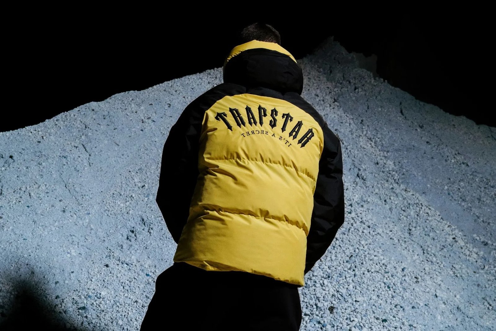 The Trapstar Jacket: A Statement Piece in Streetwear Fashion
